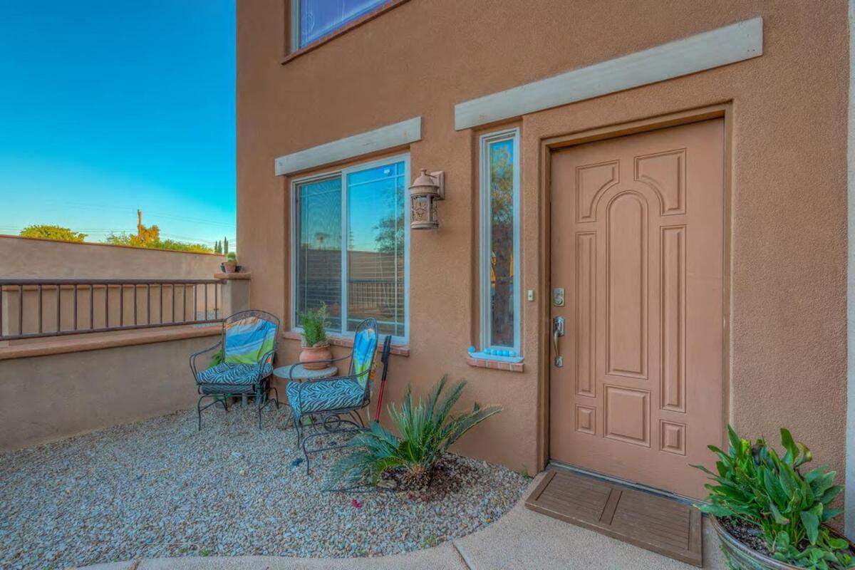 Stunning, Stylish Getaway Close To Everything! Chalet Tucson
