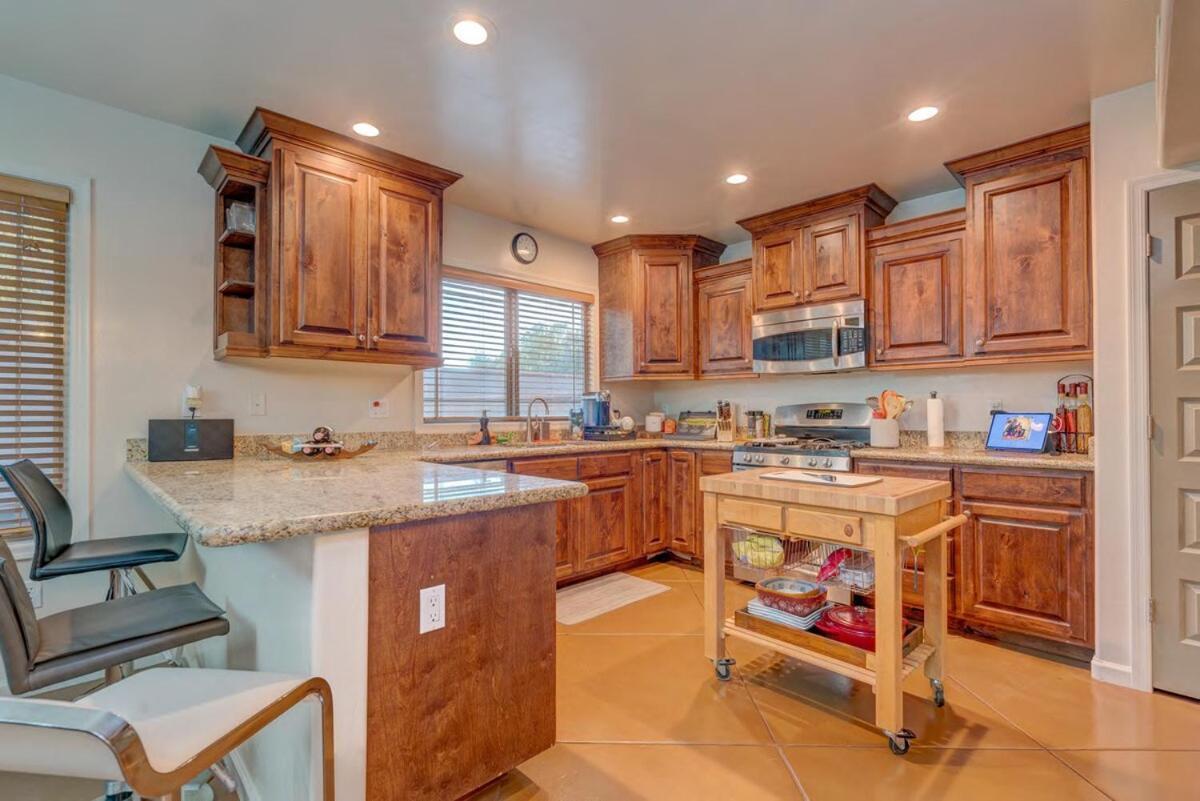 Stunning, Stylish Getaway Close To Everything! *