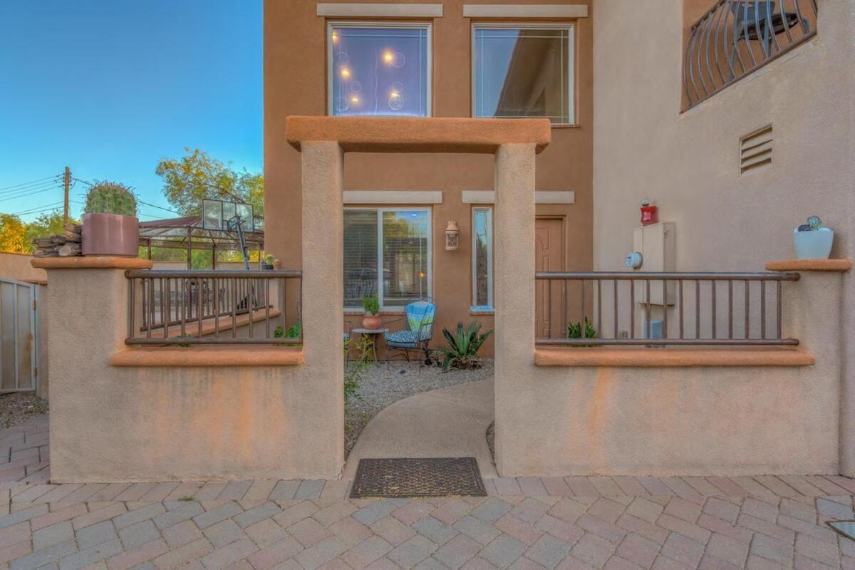 Stunning, Stylish Getaway Close To Everything!