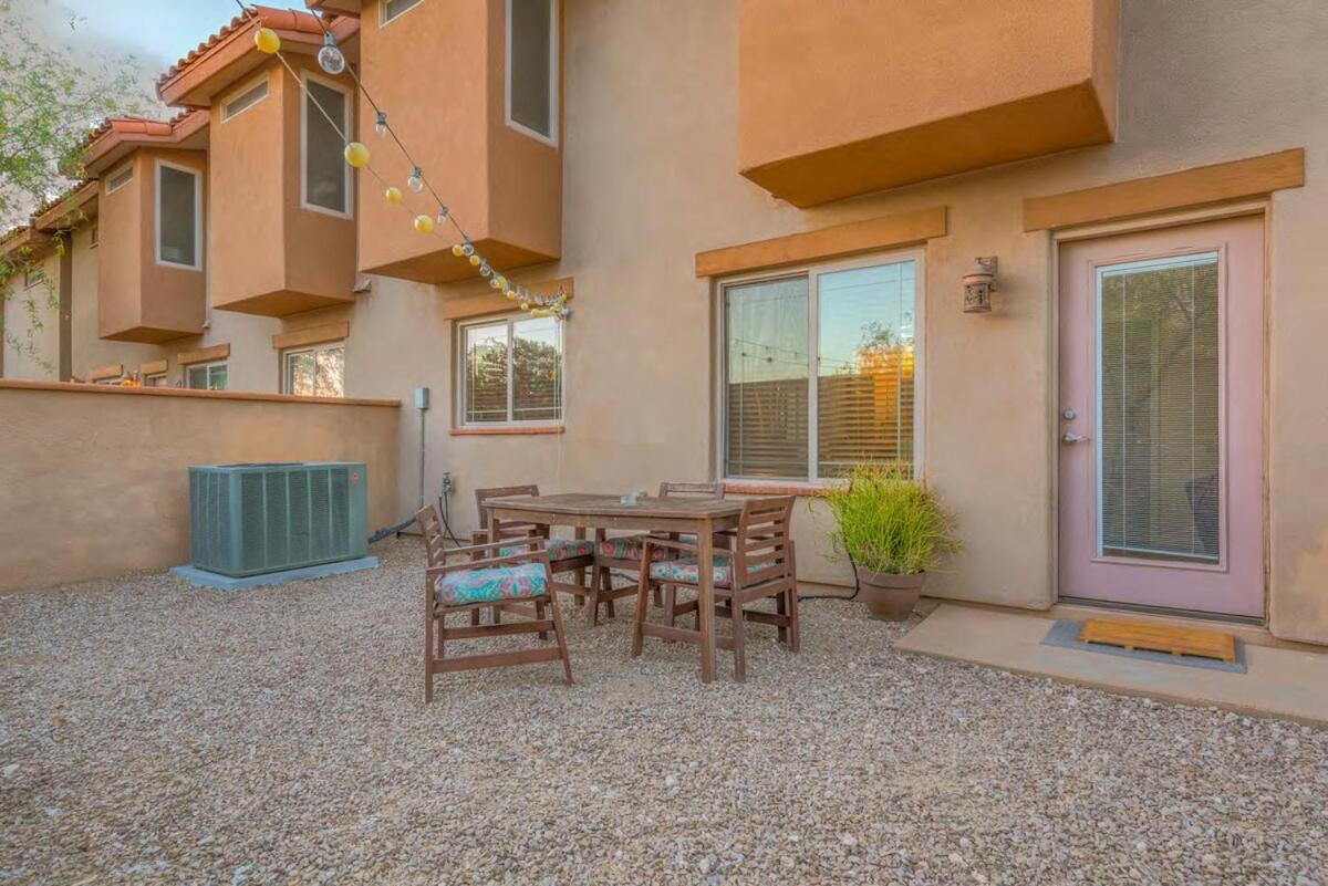 Stunning, Stylish Getaway Close To Everything! Chalet Tucson